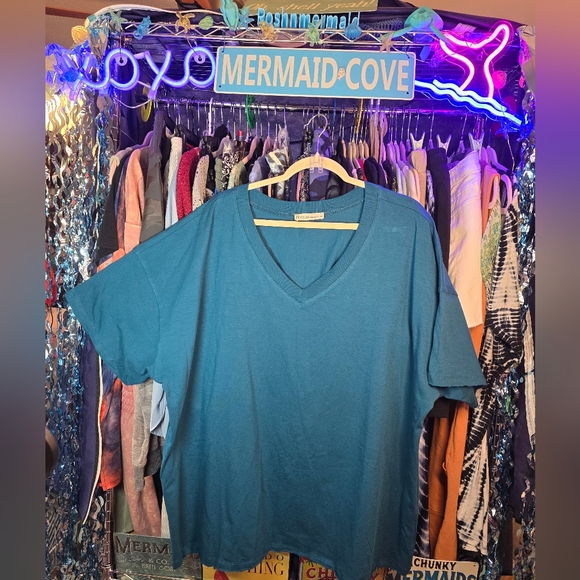 #0529 1X+ NEW ZENANA Ash Jade 2Pc Set:VNeck Tee & Biker Shorts Tee:29ptp 31Lng - Picture 2 of 12